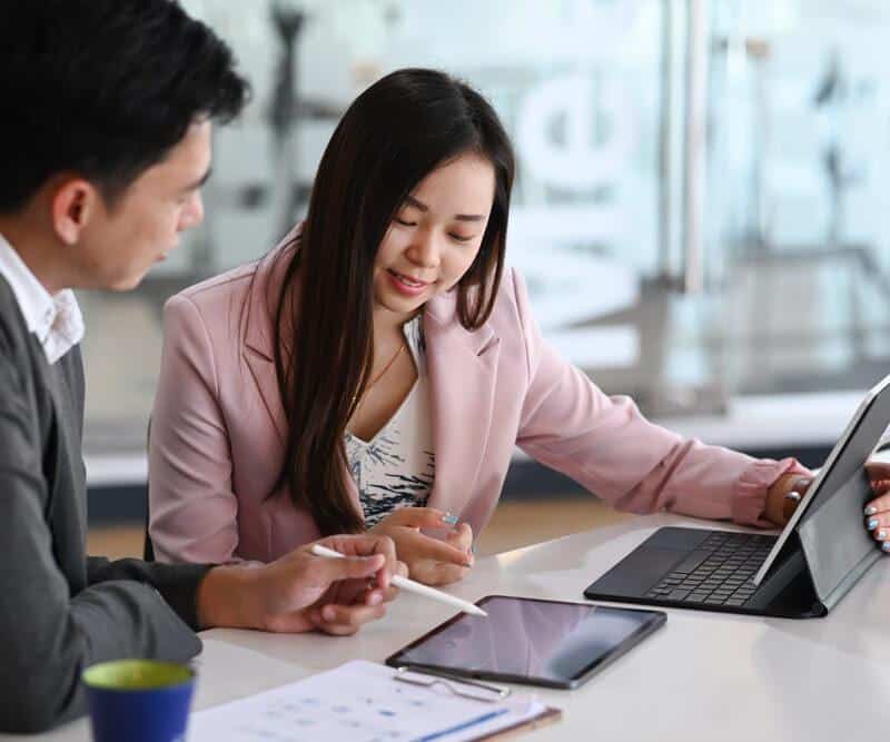 Choosing The Right Wealth Adviser: Your Path To Prosperity